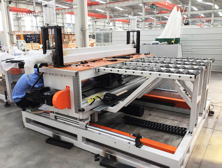 Cross cutting machine