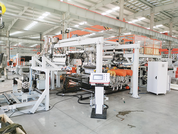 Flexible composite graphite bipolar plate extrusion production line

